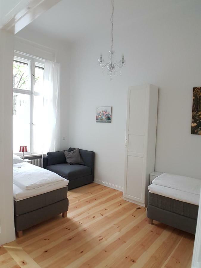 Lang Re By Rockchair L Superhost Status L 2 Bedrooms Boxspringbeds In Center - Cozy Family & Business Flair Welcomes You! Berlino